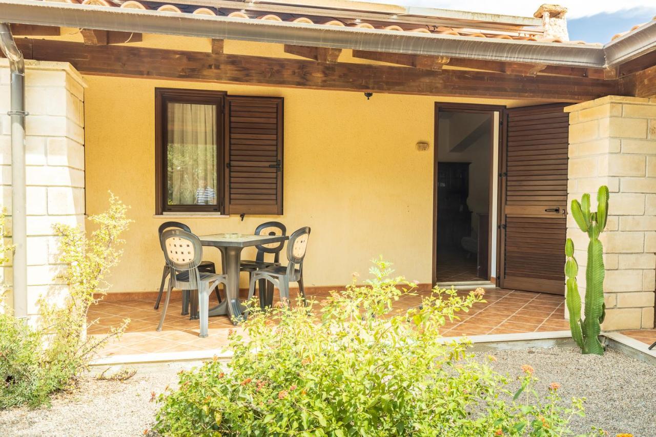 Albergo Residenziale Menhirs Putzu Idu Exterior foto