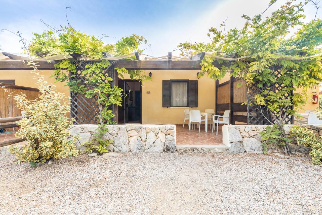 Albergo Residenziale Menhirs Putzu Idu Exterior foto