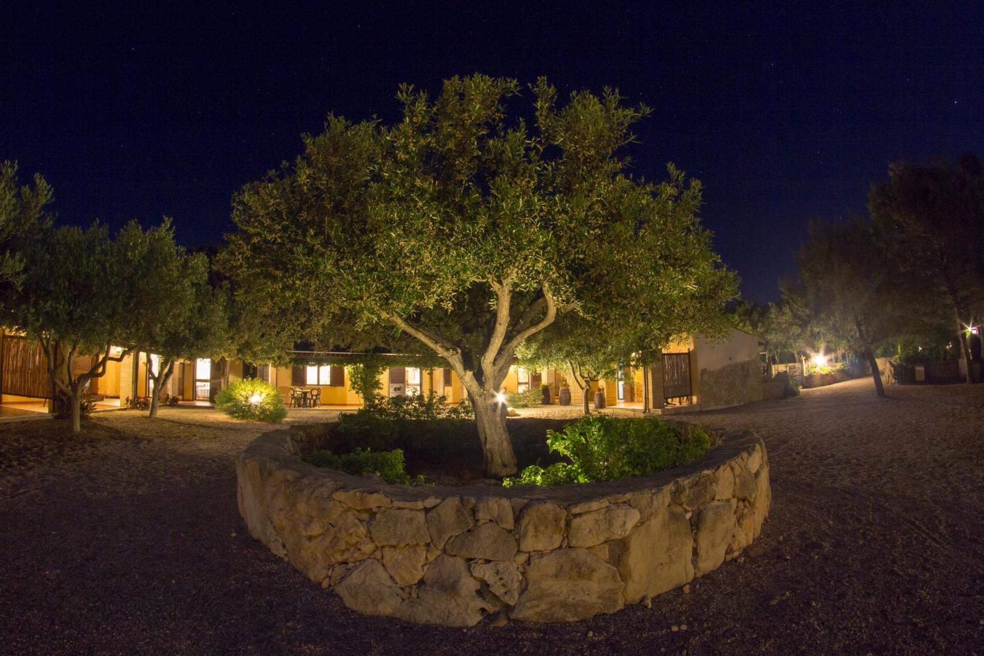 Albergo Residenziale Menhirs Putzu Idu Exterior foto