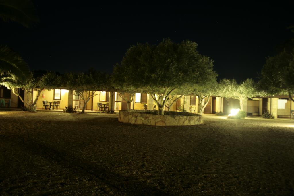 Albergo Residenziale Menhirs Putzu Idu Exterior foto
